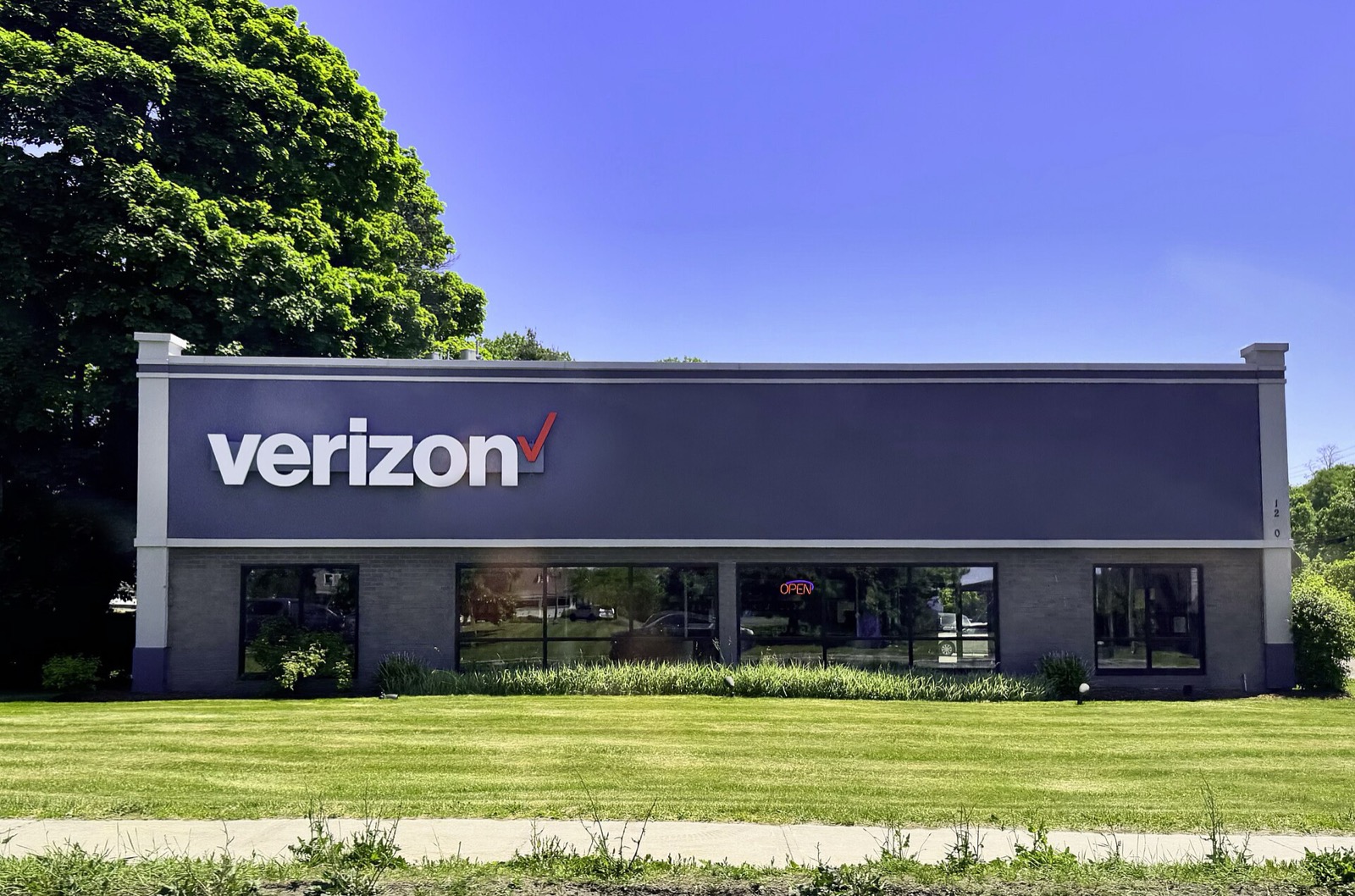 A Verizon store in Burlington, Vermont